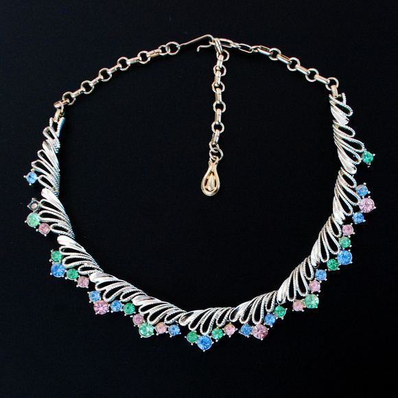 Coro Jewelry - Vintage Coro Rhinestone Necklace. 17 Inches